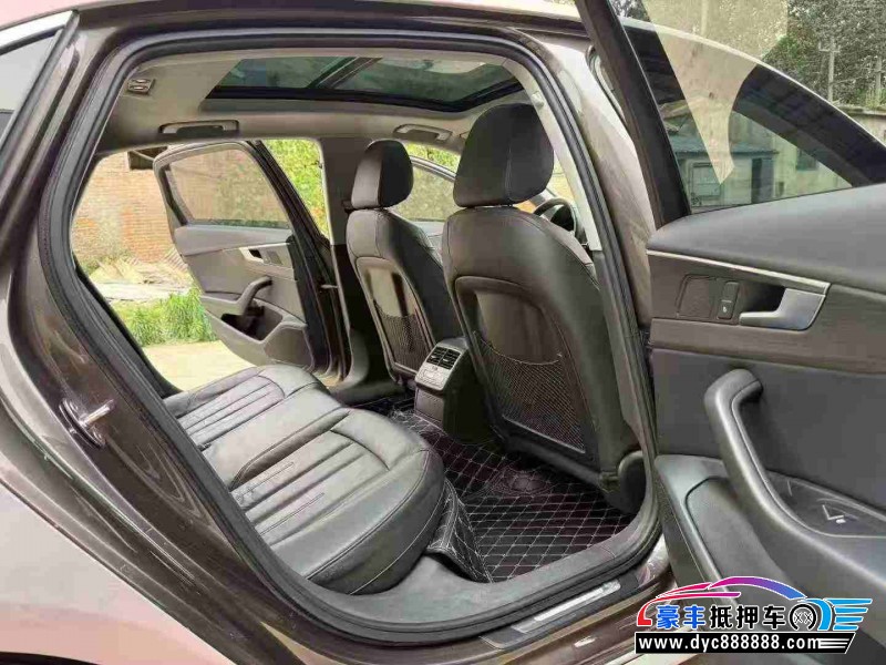 17年奥迪A4L轿车抵押车出售