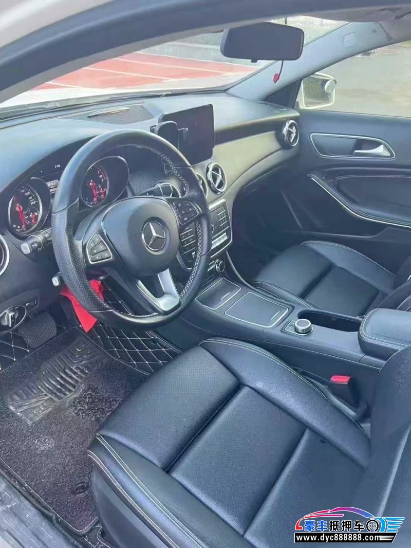 19年奔驰GLA轿车抵押车出售