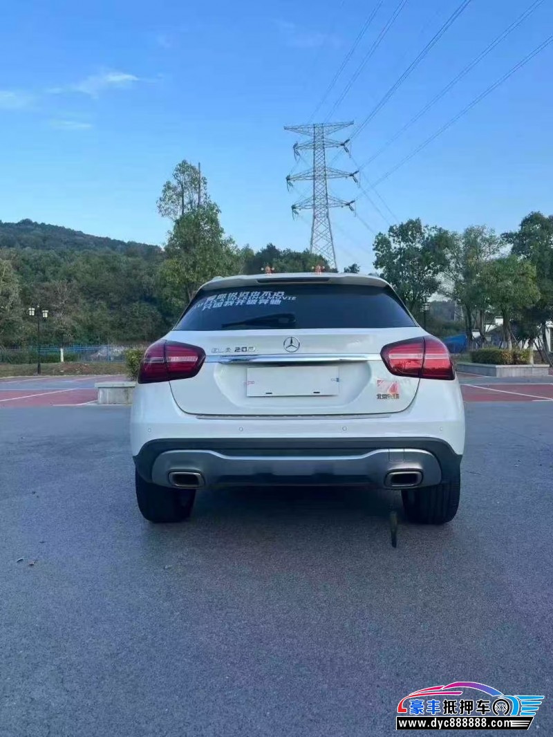 19年奔驰GLA轿车抵押车出售