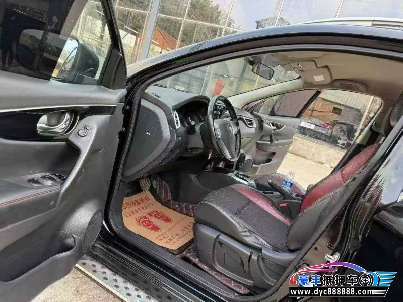 18年日产逍客轿车抵押车出售