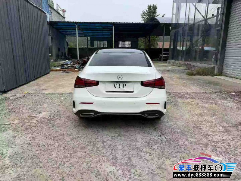 20年奔驰A轿车抵押车出售