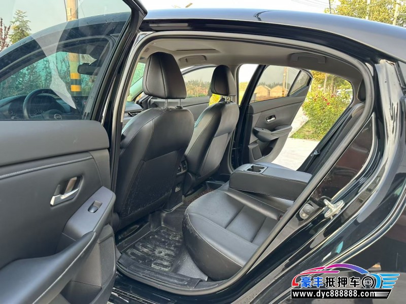 22年日产轩逸轿车抵押车出售