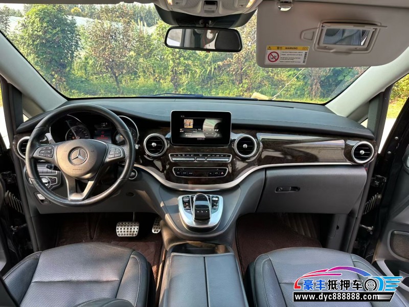 19年奔驰V轿车抵押车出售