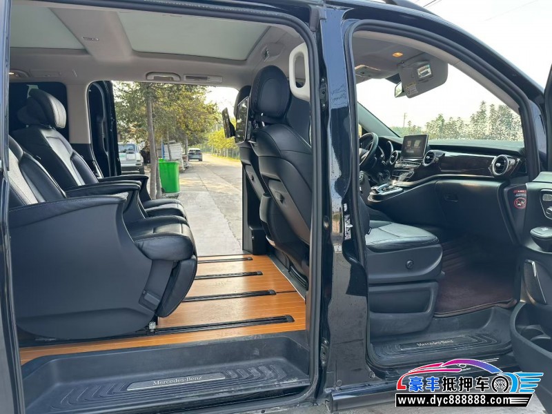 19年奔驰V轿车抵押车出售