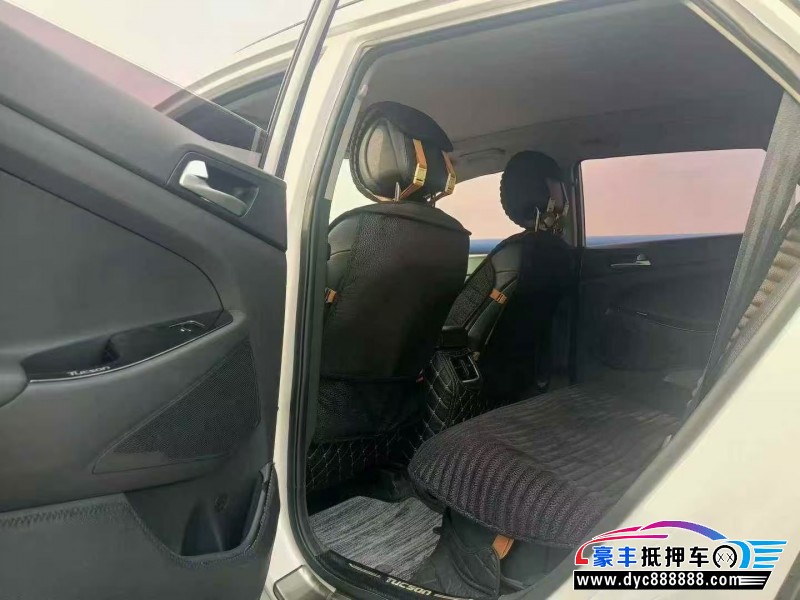 16年现代途胜轿车抵押车出售