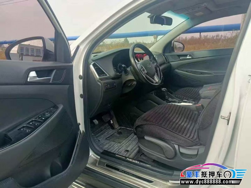 16年现代途胜轿车抵押车出售