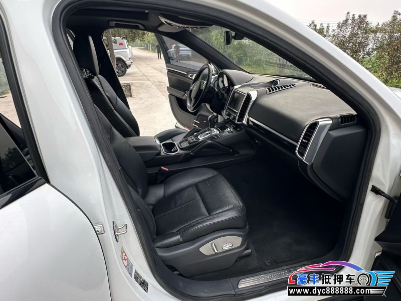 13年保时捷卡宴轿车抵押车出售