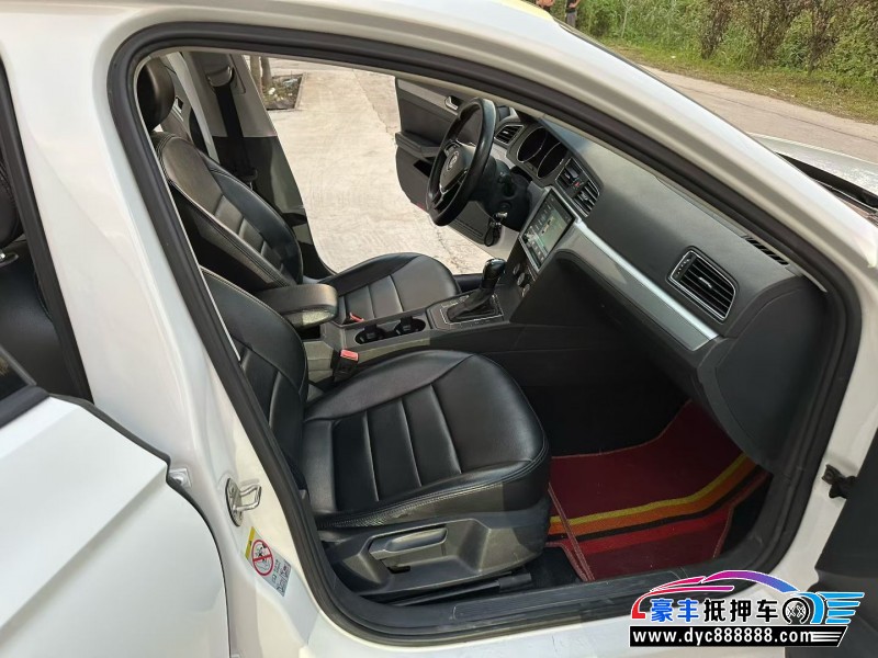 18年大众凌渡轿车抵押车出售