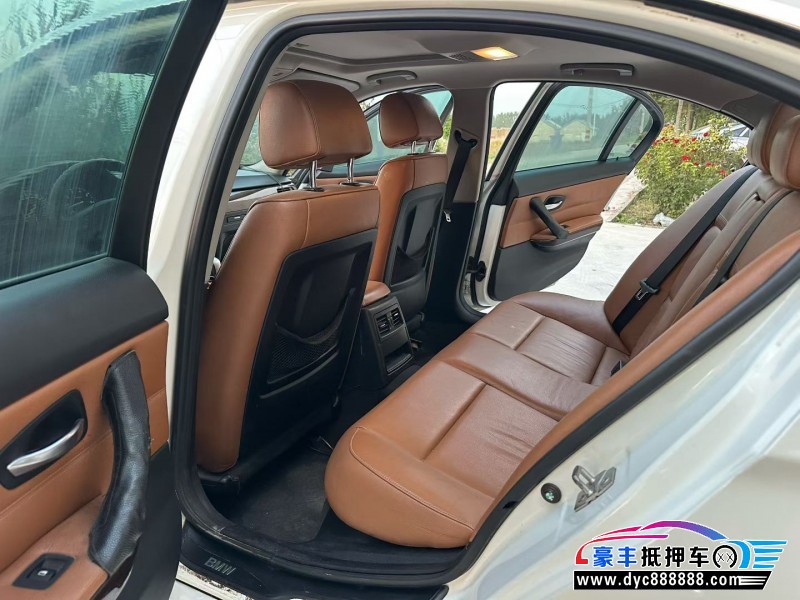 11年宝马3系轿车抵押车出售