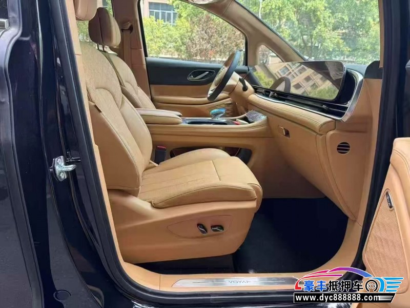 25年岚图梦想家轿车抵押车出售