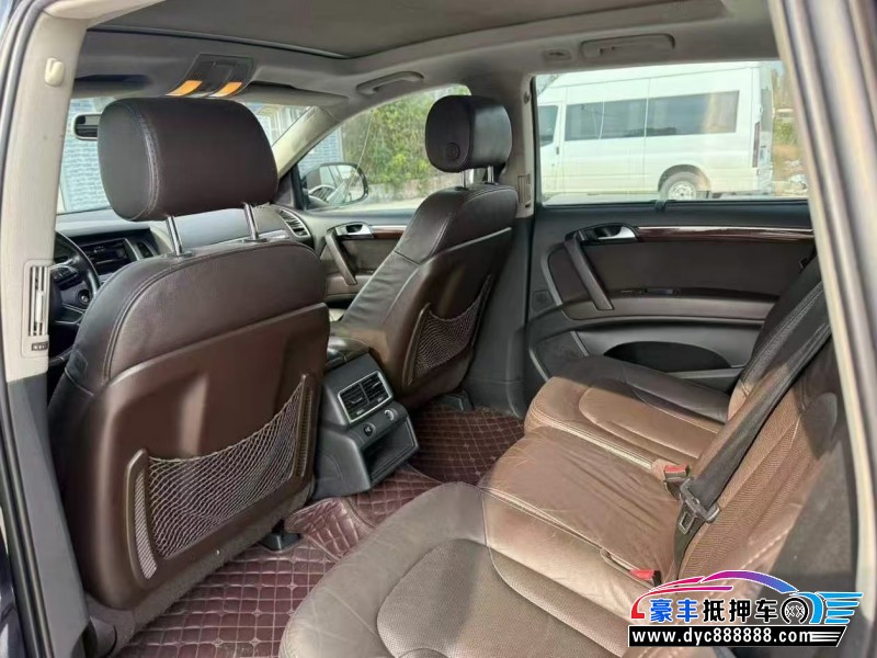 12年奥迪Q7轿车抵押车出售