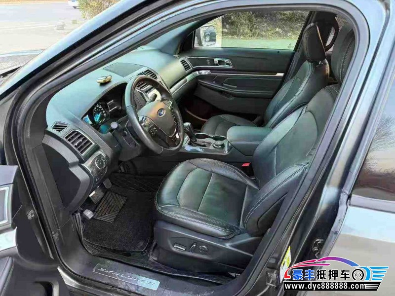 19年福特探险者轿车抵押车出售