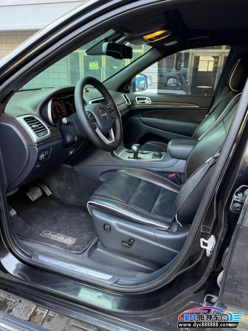 16年Jeep大切诺基SUV抵押车出售