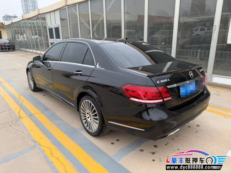 13年奔驰E轿车抵押车出售