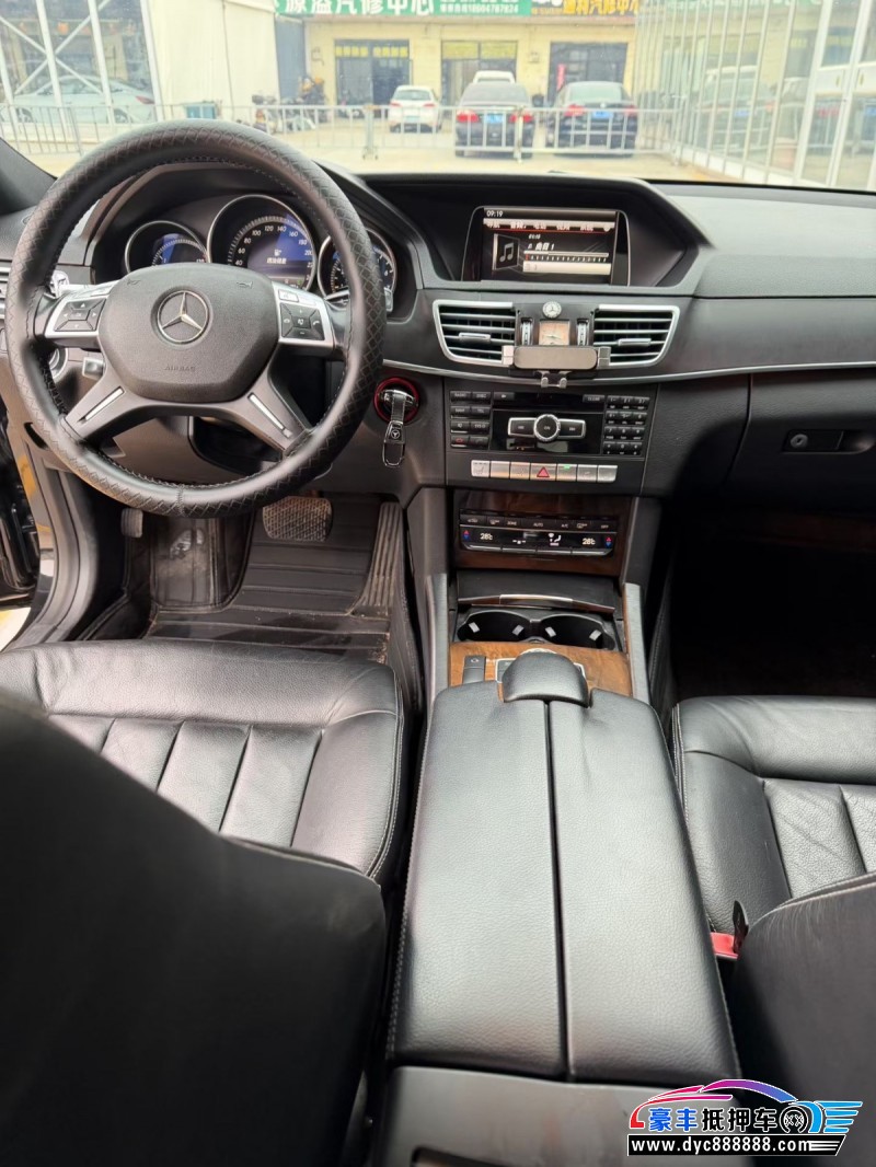 13年奔驰E轿车抵押车出售