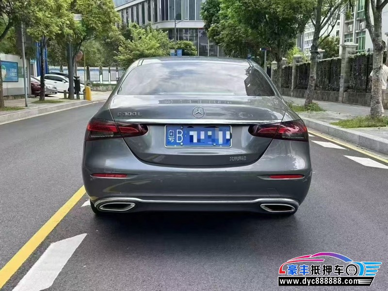 22年奔驰E轿车抵押车出售