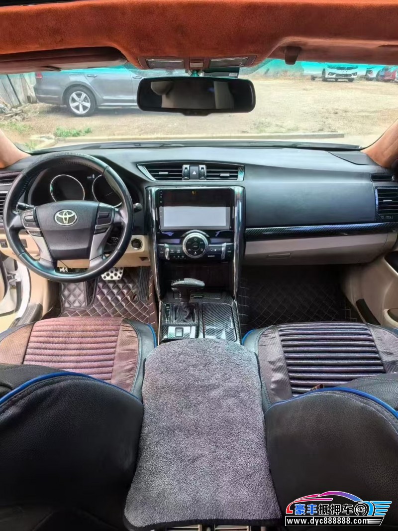 10年丰田锐志轿车抵押车出售