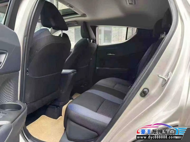 22年丰田C-HR轿车抵押车出售