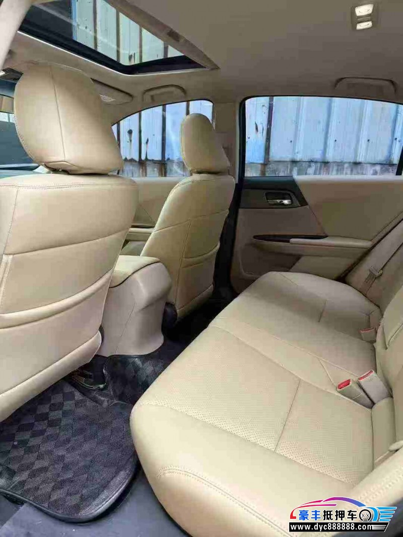 14年本田雅阁轿车抵押车出售