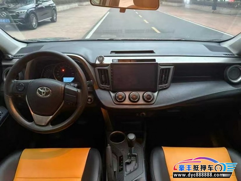 14年丰田RAV4轿车抵押车出售