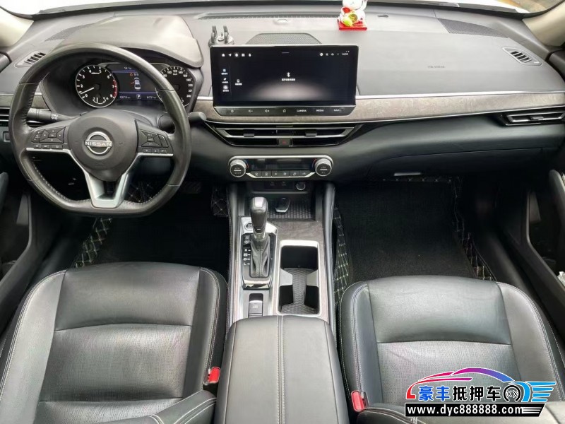 23年日产天籁轿车抵押车出售