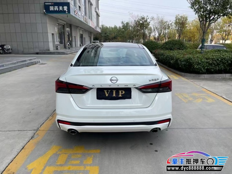 23年日产天籁轿车抵押车出售