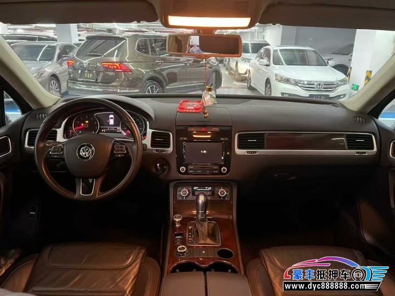 17年大众途锐轿车抵押车出售