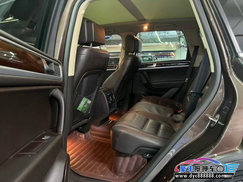 17年大众途锐轿车抵押车出售