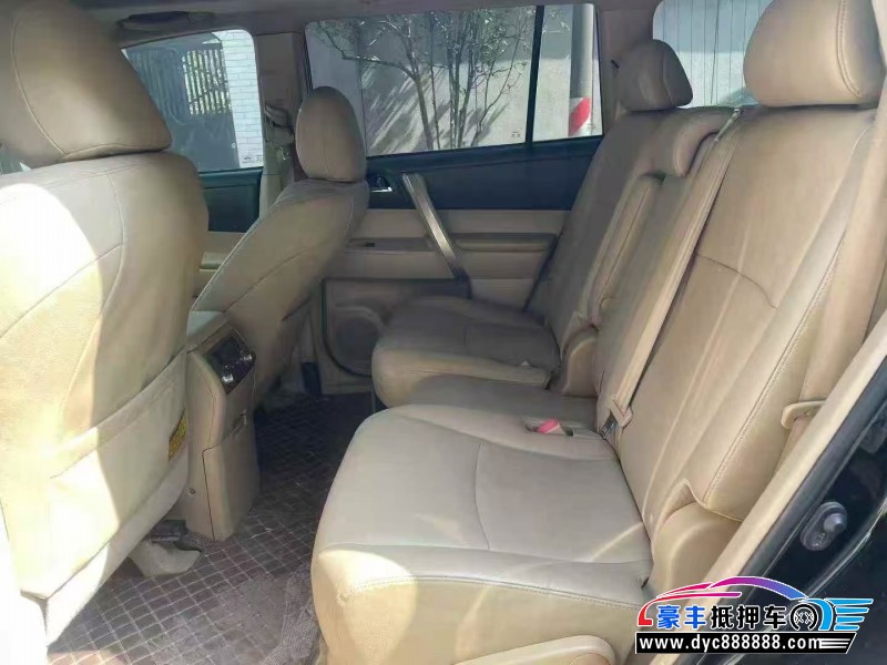 13年丰田汉兰达轿车抵押车出售