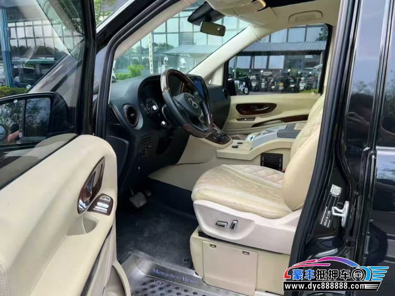 18年奔驰威霆轿车抵押车出售