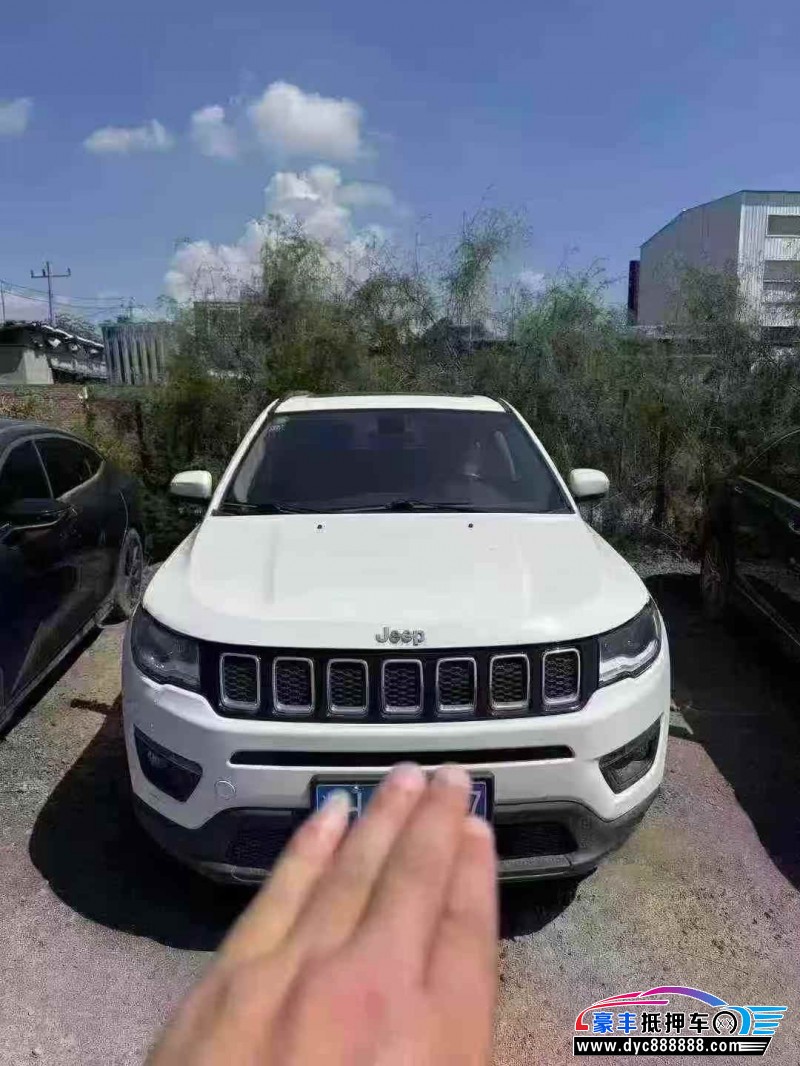 17年Jeep指南者轿车抵押车出售