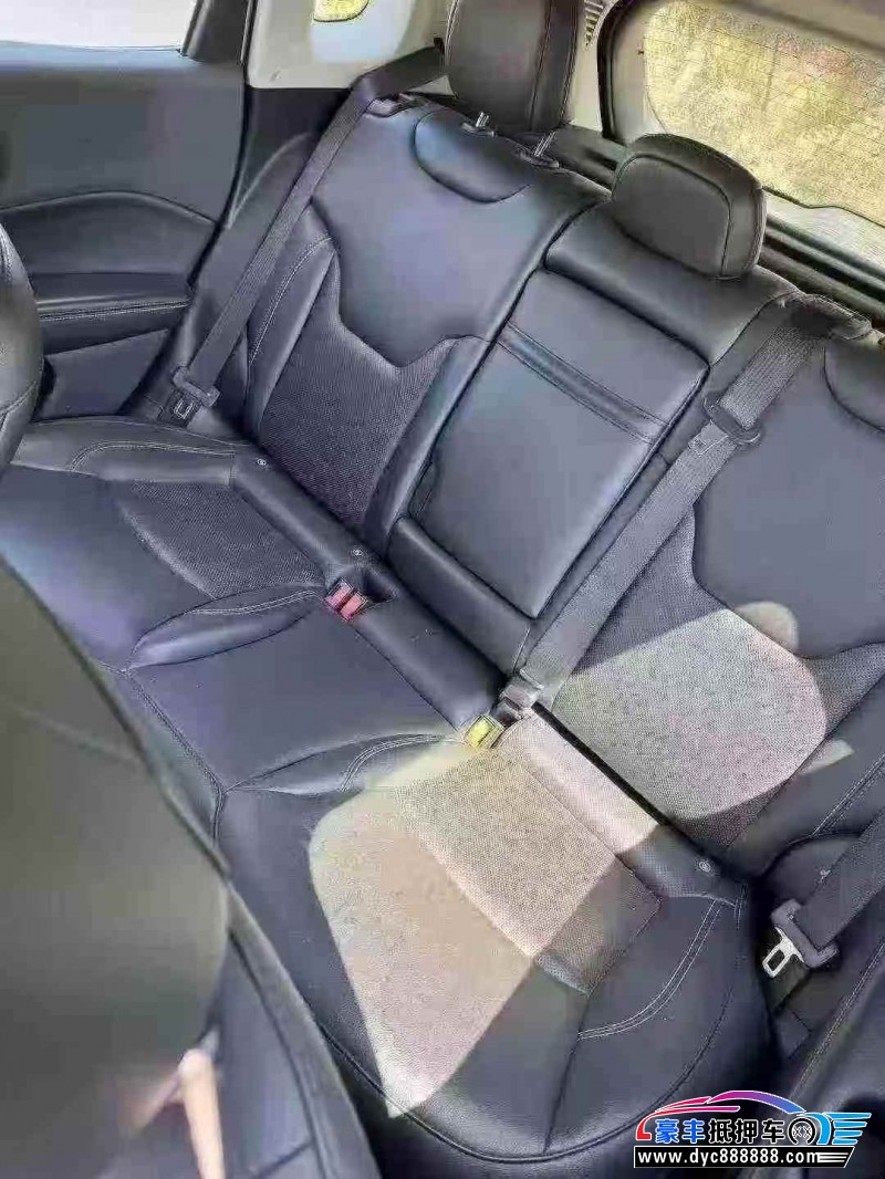 17年Jeep指南者轿车抵押车出售