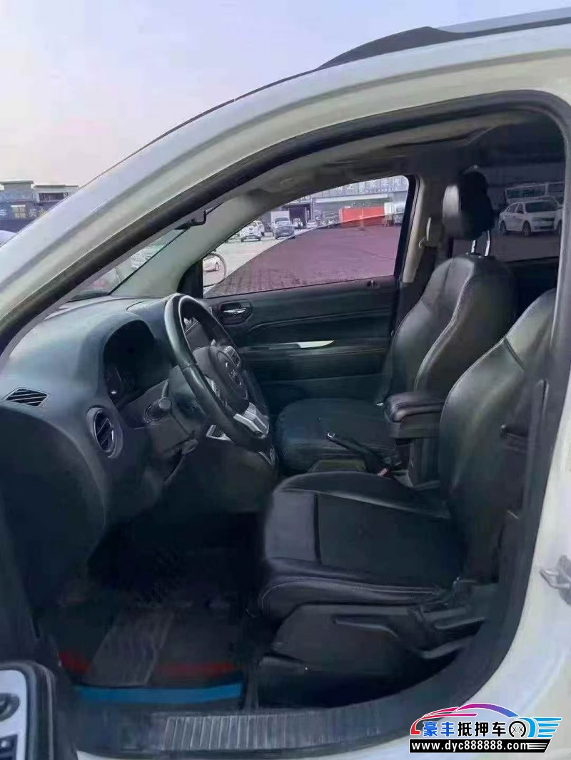 16年Jeep指南者轿车抵押车出售