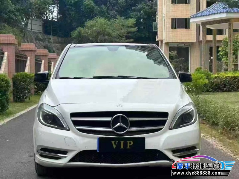 13年奔驰B轿车抵押车出售