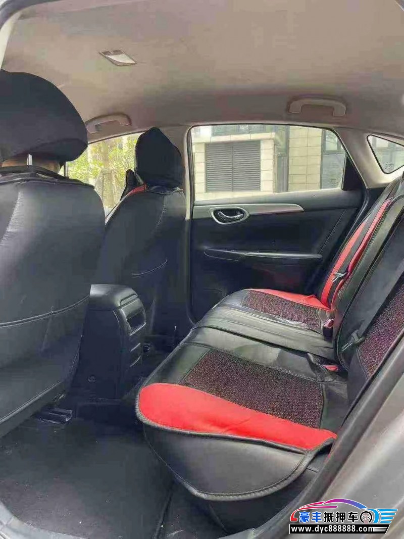 20年日产轩逸轿车抵押车出售