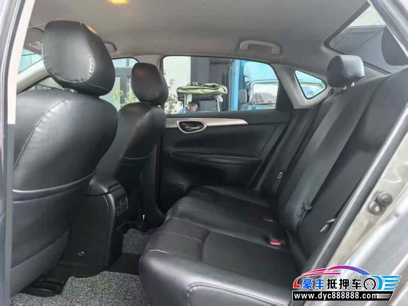 20年日产轩逸轿车抵押车出售