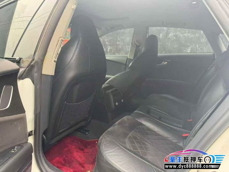 13年奥迪S7轿车抵押车出售