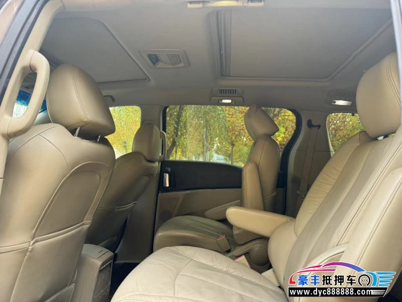 15年别克GL8轿车抵押车出售