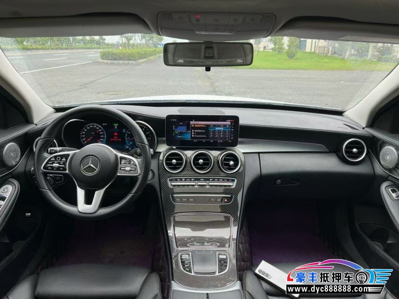 19年奔驰C轿车抵押车出售