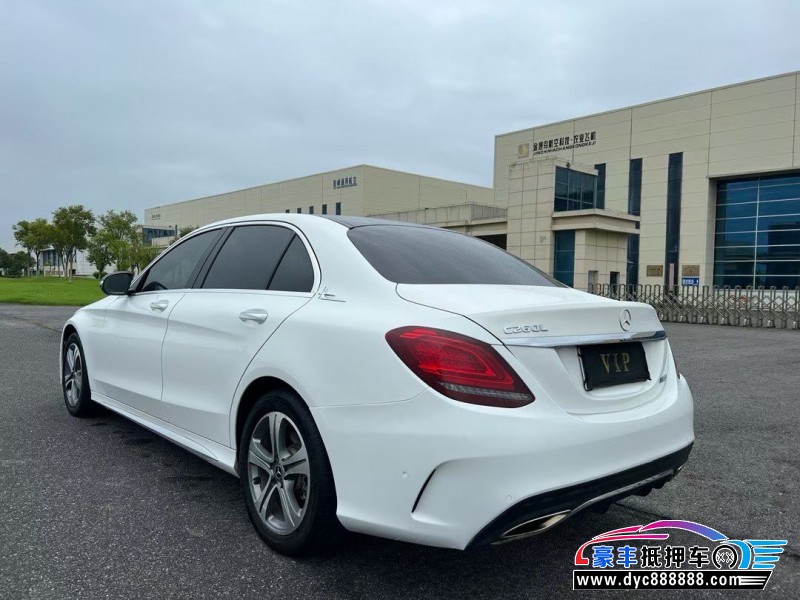 19年奔驰C轿车抵押车出售