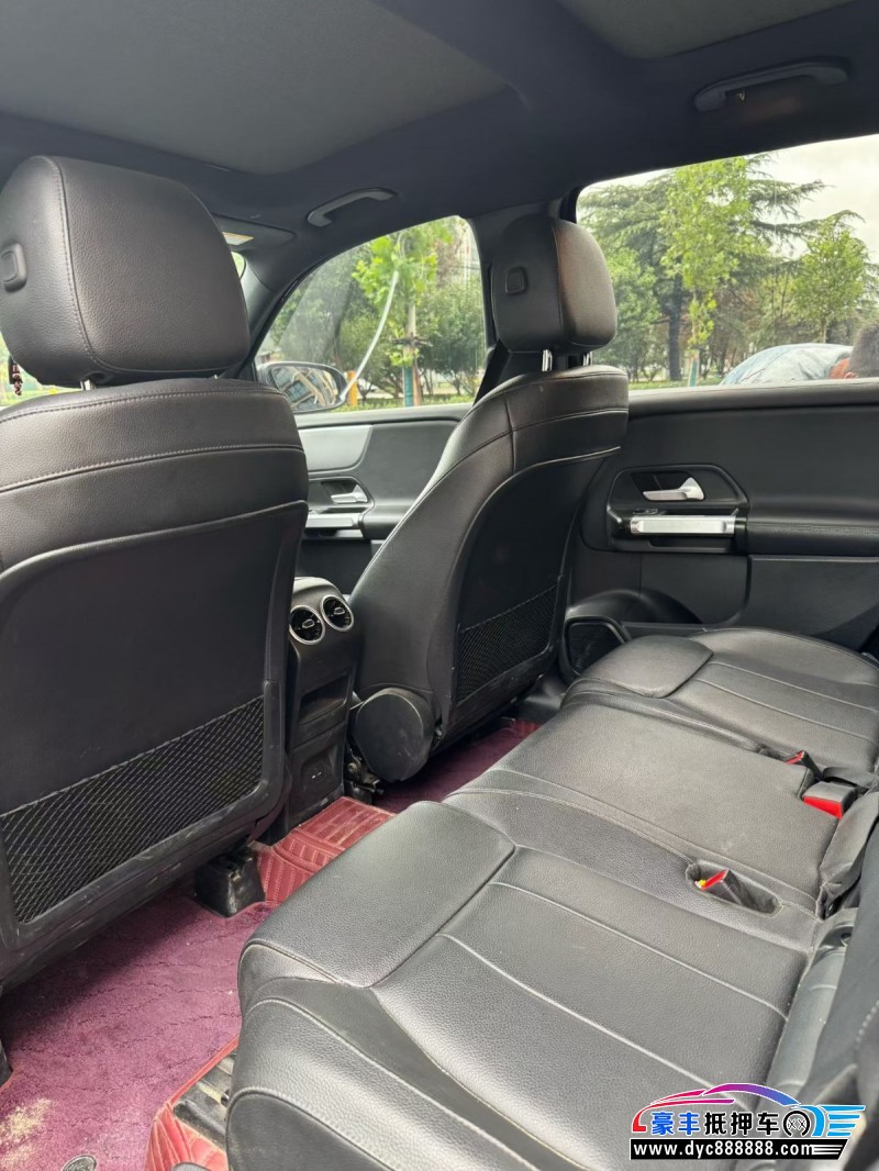 21年奔驰GLB轿车抵押车出售