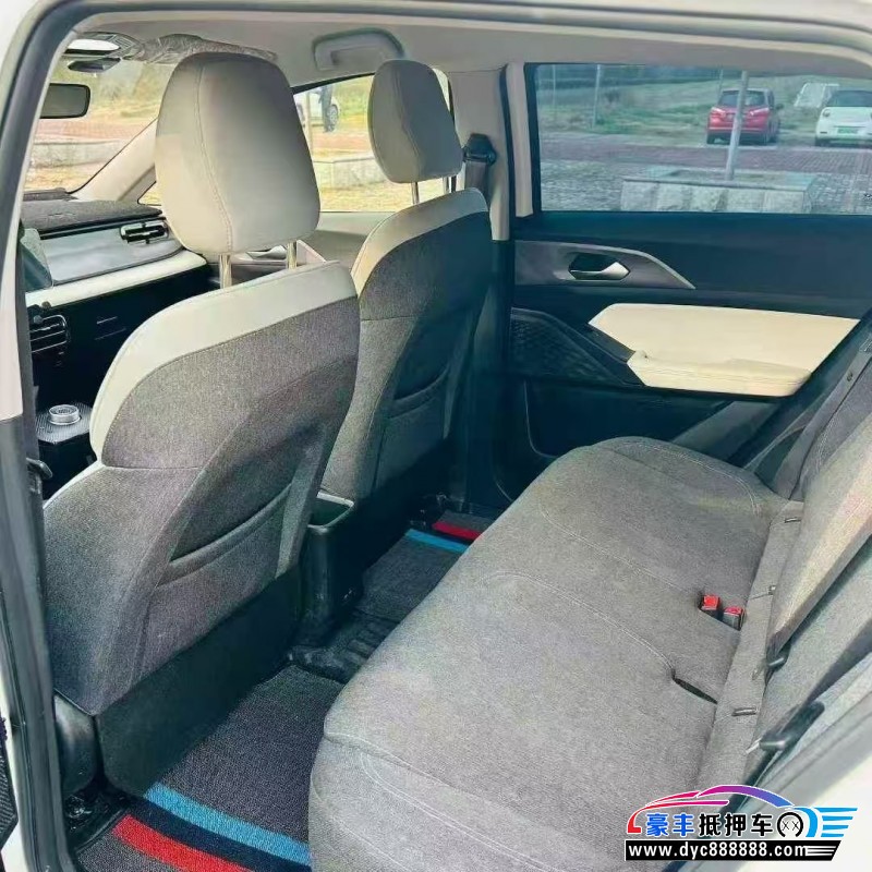 24年吉利几何轿车抵押车出售