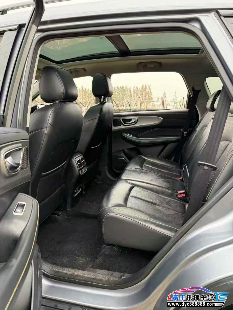 20年荣威RX5轿车抵押车出售