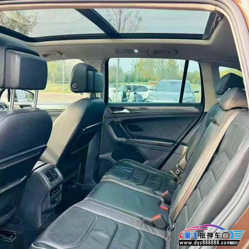 17年大众途威轿车抵押车出售