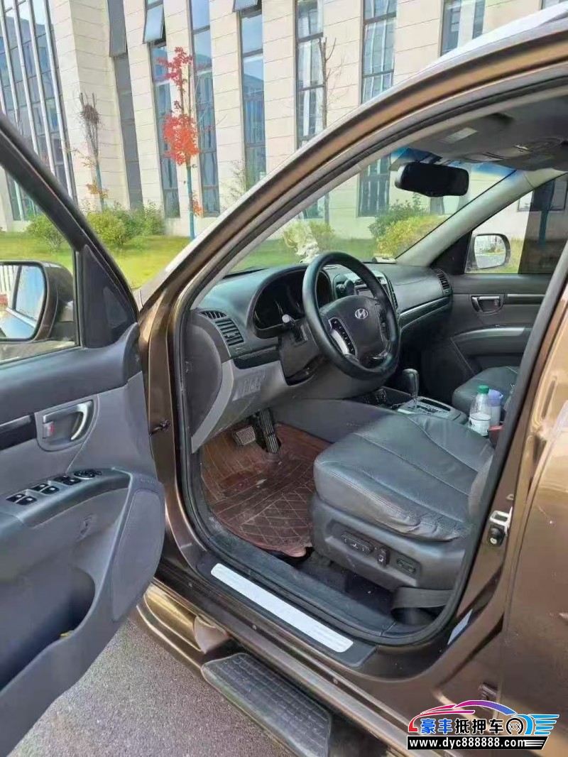 11年现代新胜达轿车抵押车出售