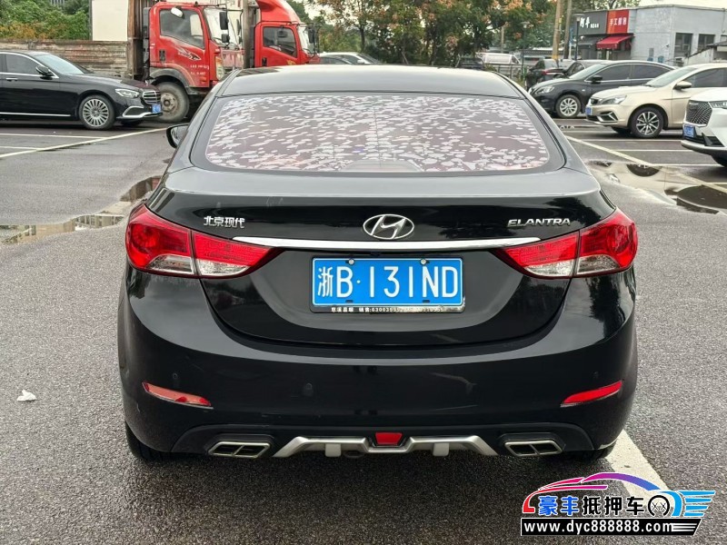 15年现代朗动轿车抵押车出售