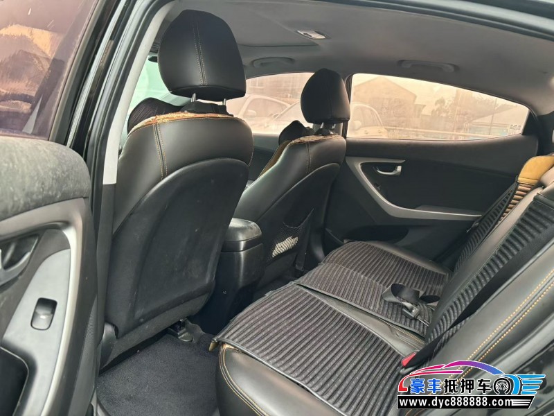 15年现代朗动轿车抵押车出售