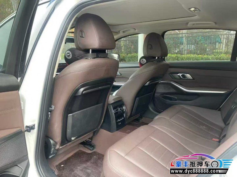 21年宝马3系轿车抵押车出售