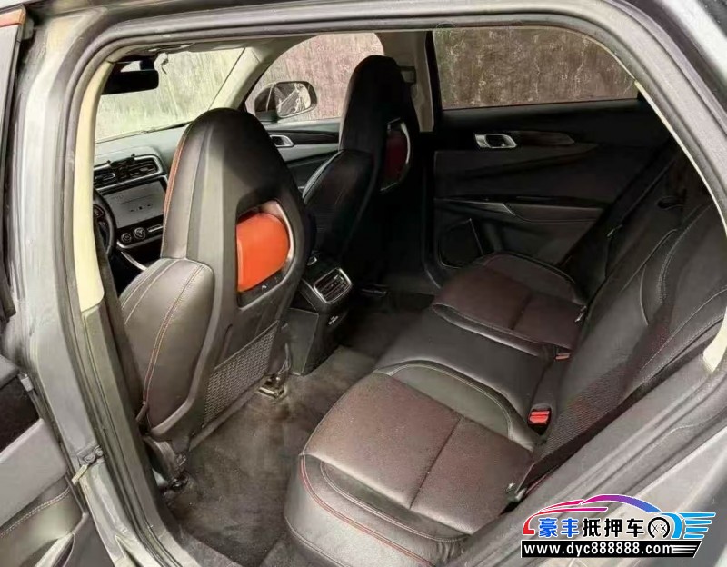 18年领克01轿车抵押车出售