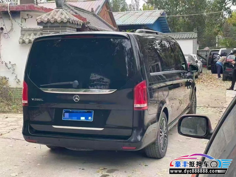 20年奔驰V级轿车抵押车出售